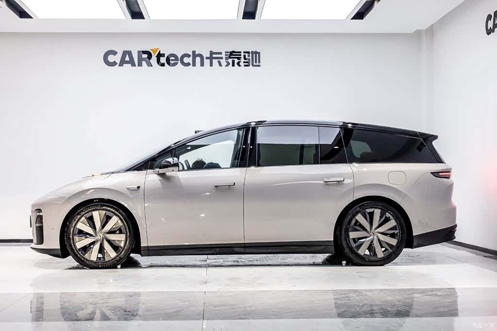 Li Auto i8, 2025 3