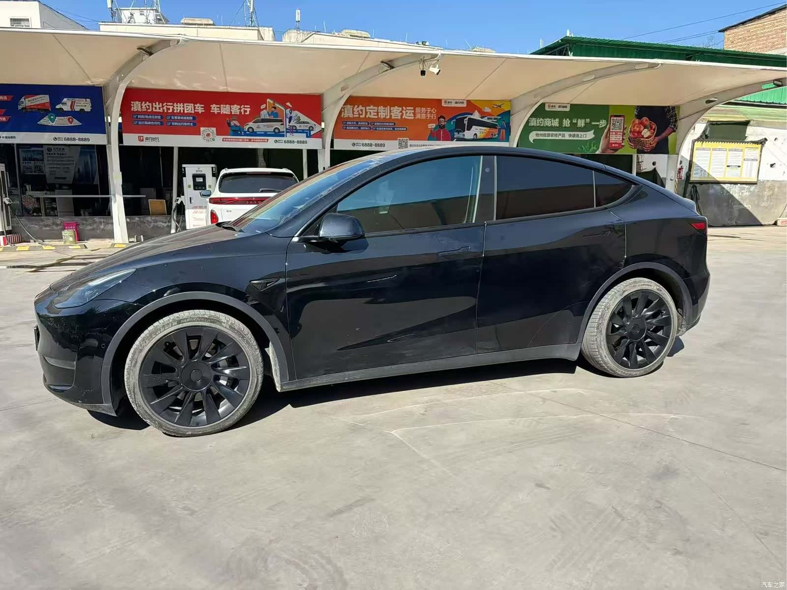 Tesla Model Y, 2021 3