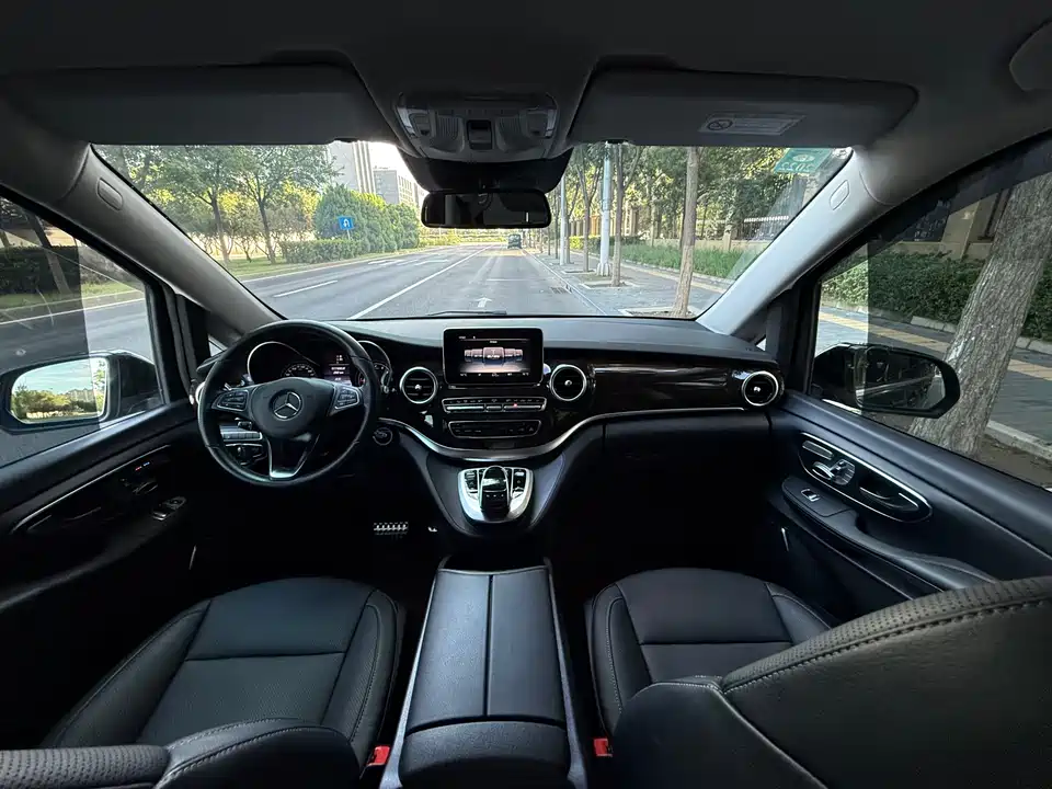 Mercedes-Benz V-class