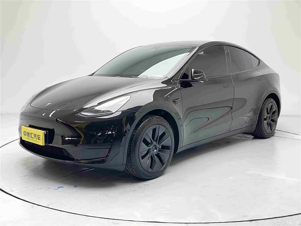 Tesla Model Y, 2024 1