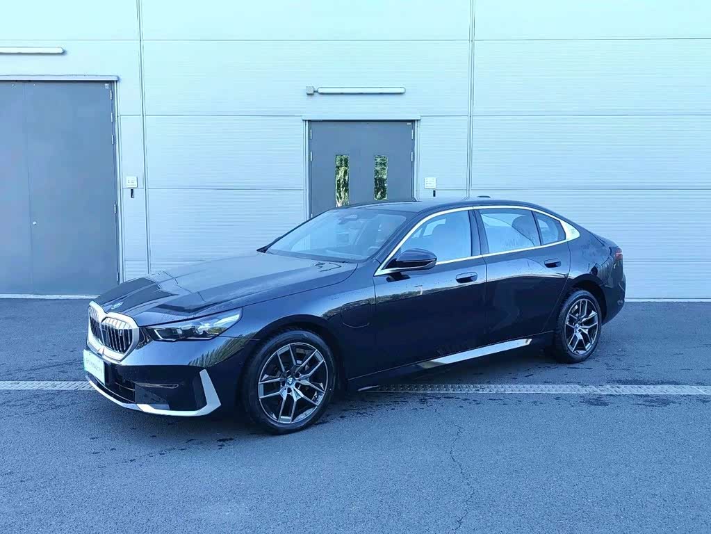 BMW i5