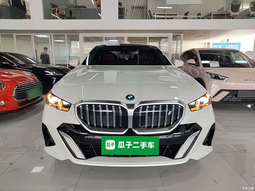 BMW i5, 2025 3