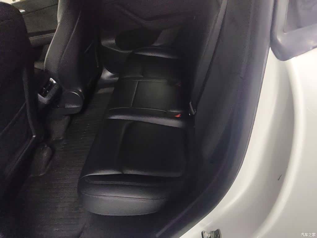 Tesla Model Y, 2021 17