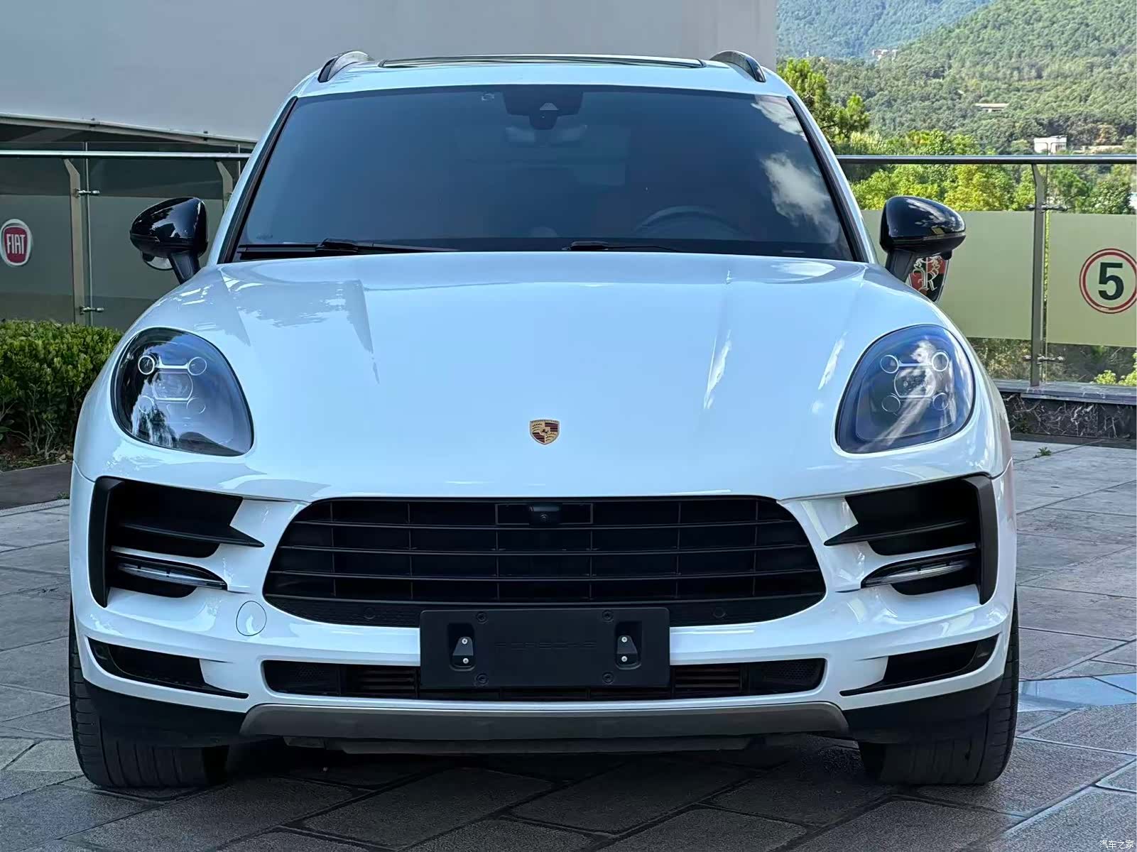 Porsche Macan, 2022 3