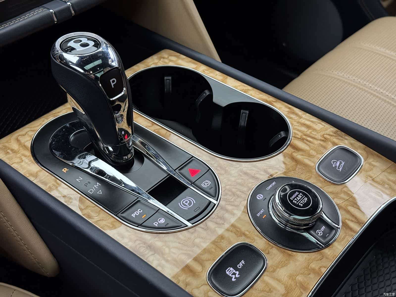 Bentley Bentayga, 2018 13