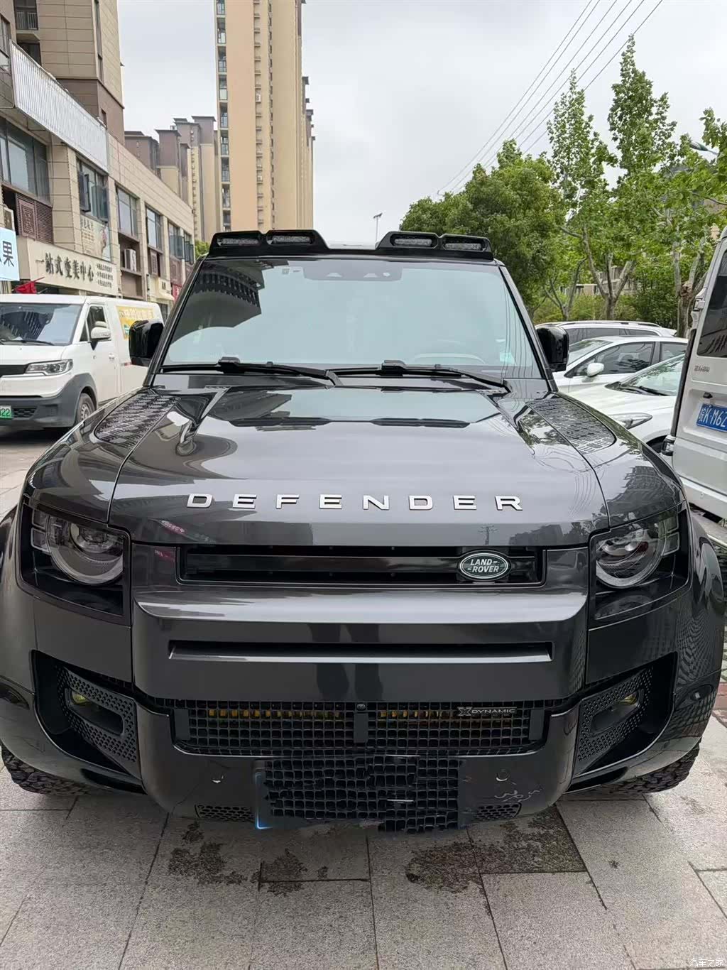 Land Rover Defender, 2023 1