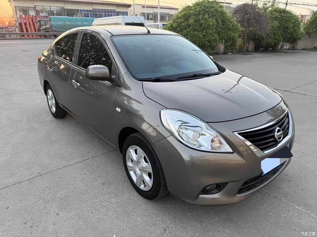 Nissan 1.5XE, 2013 все фото