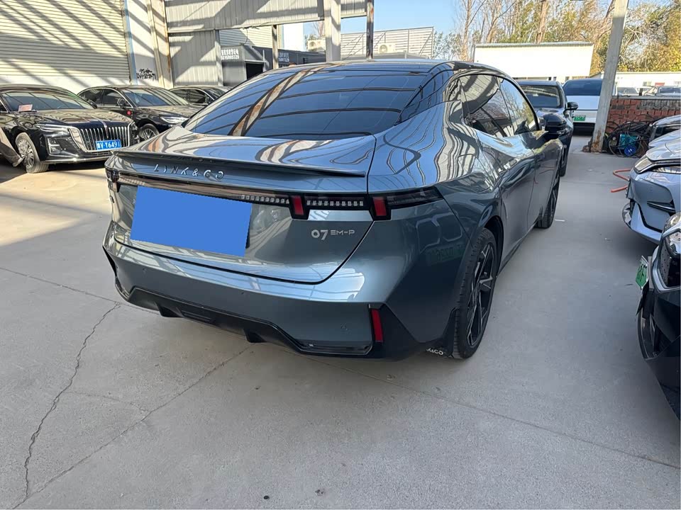 Lynk & Co 07 EM-P