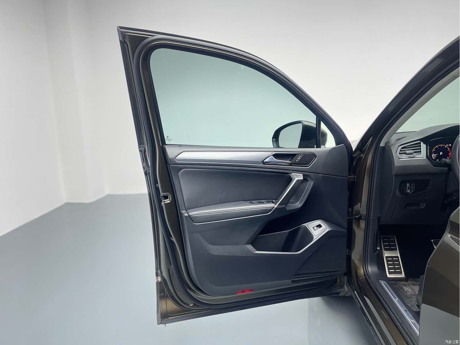 Volkswagen Tiguan L, 2020 14