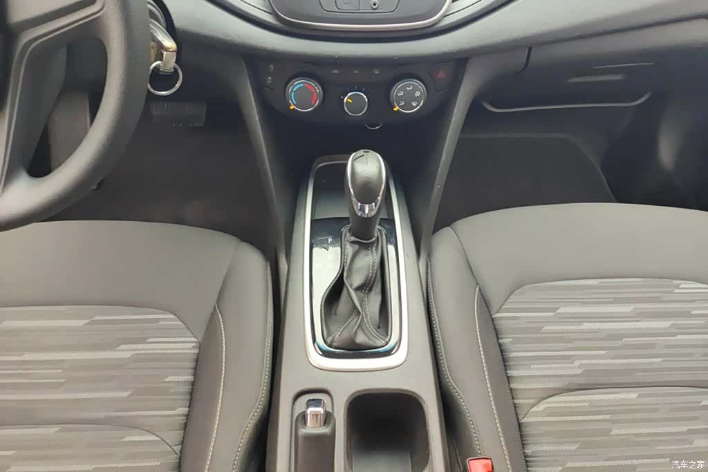 Chevrolet 320, 2018 16