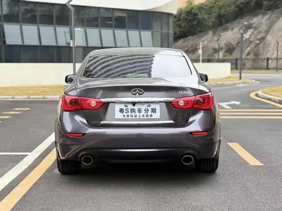 Infiniti Q50L