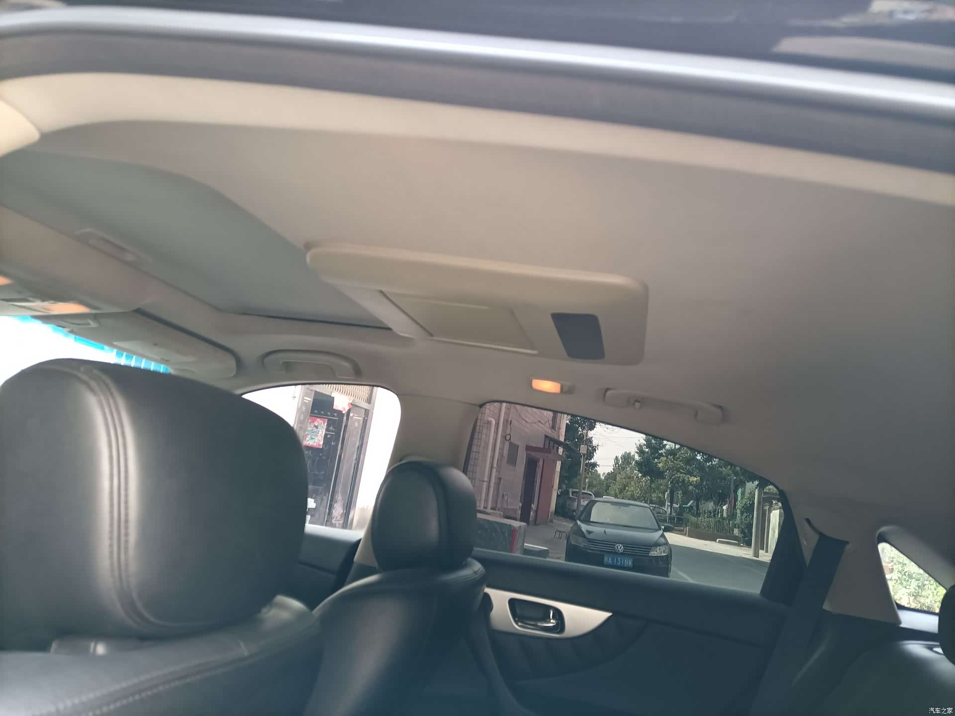 Infiniti FX35, 2011 11