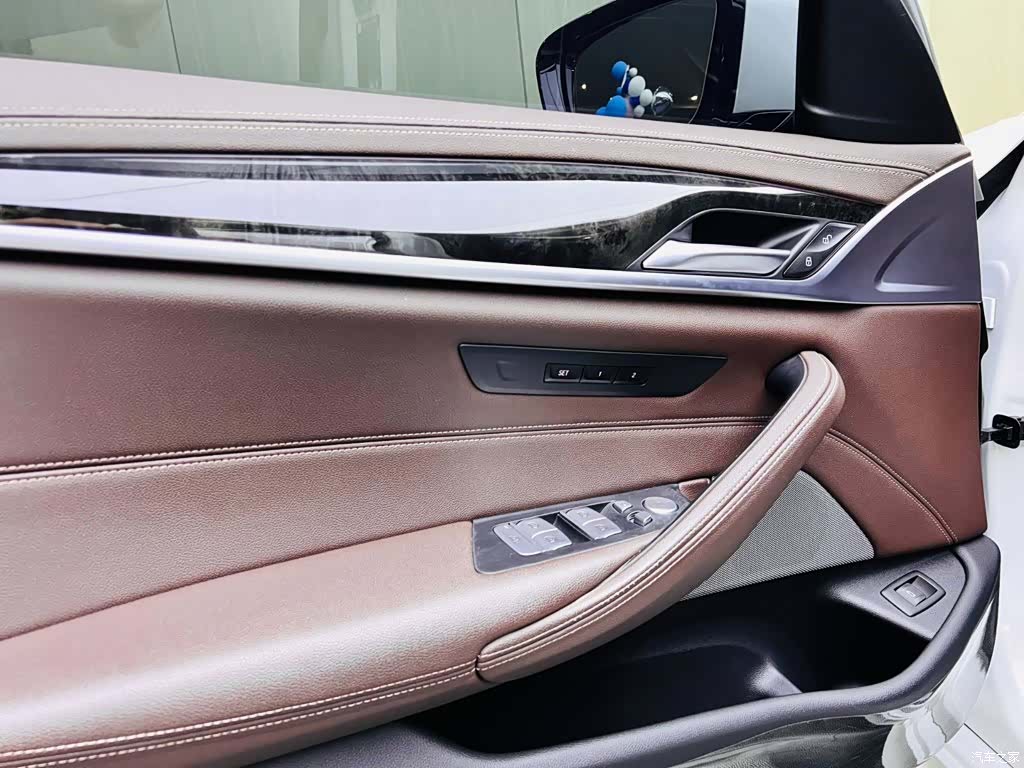 BMW 5 Series, 2022 11