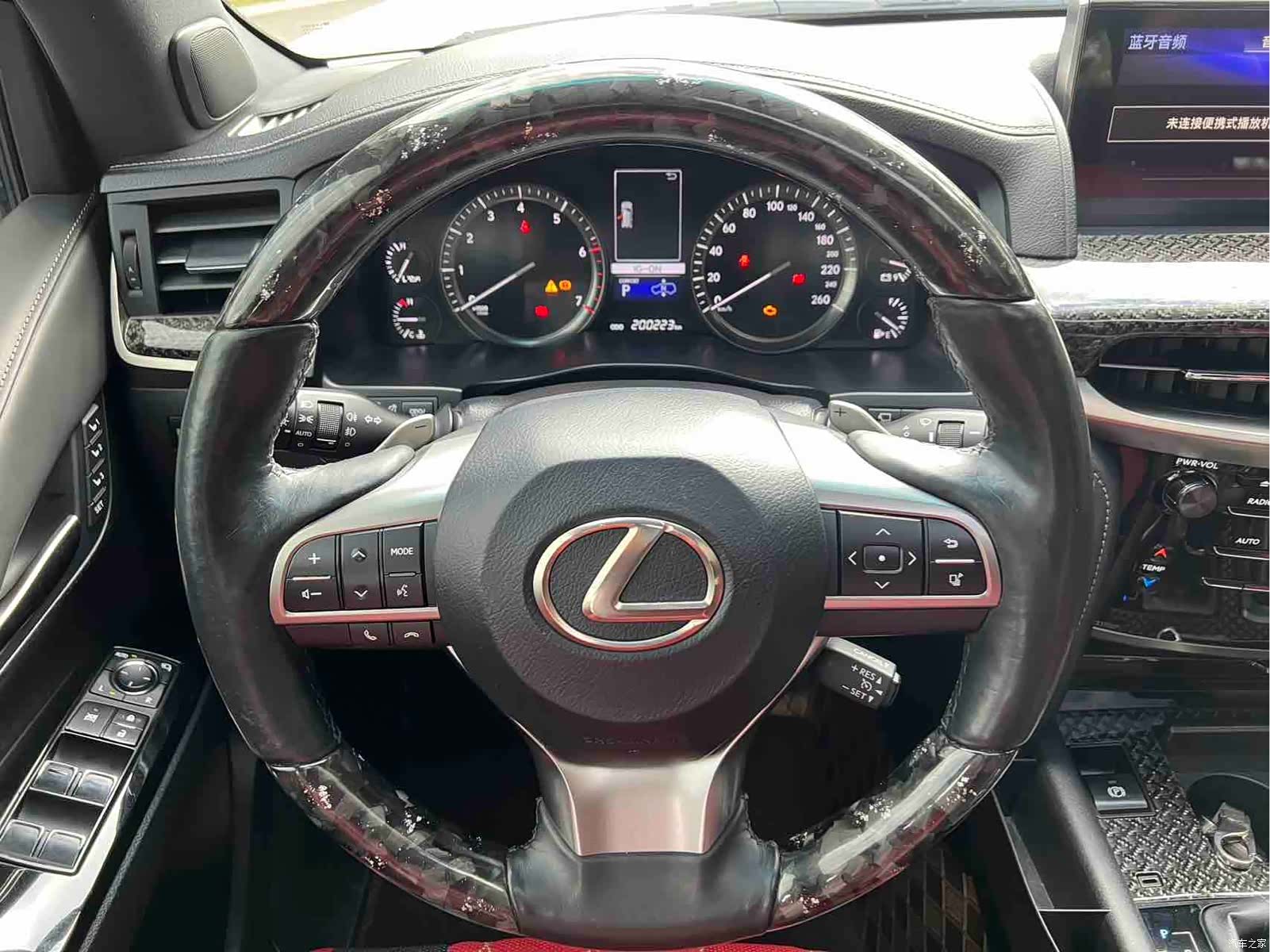 Lexus LX, 2016 16