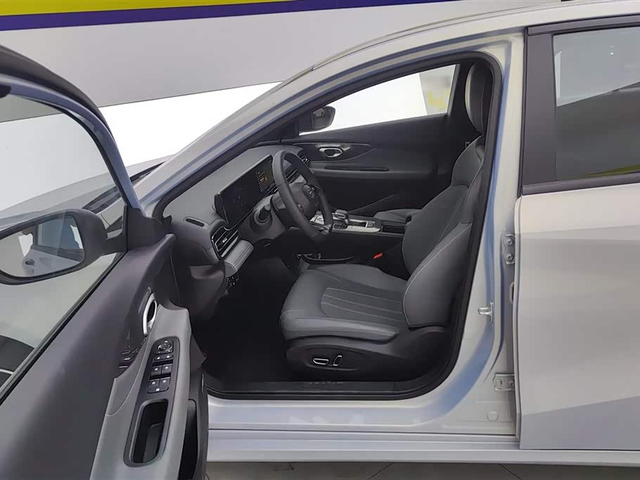 Trumpchi Shadow Leopard