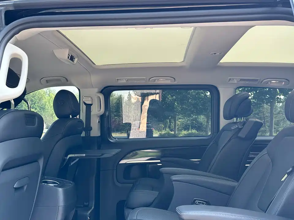 Mercedes-Benz V-class