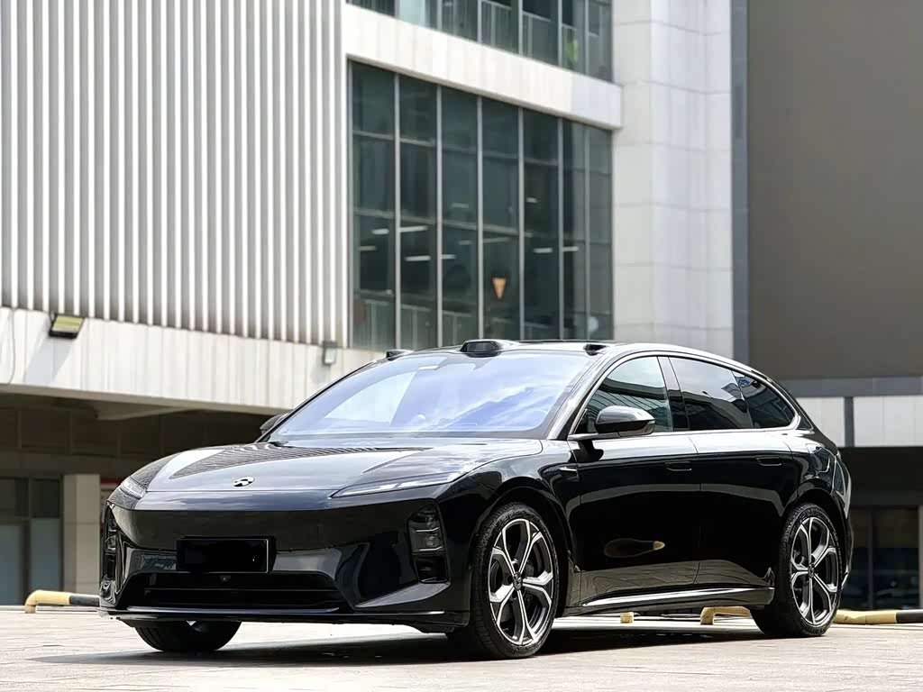 NIO ET5
