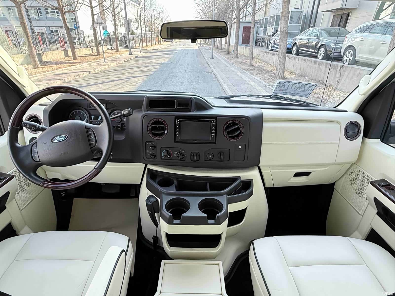 Ford E350, 2015 13