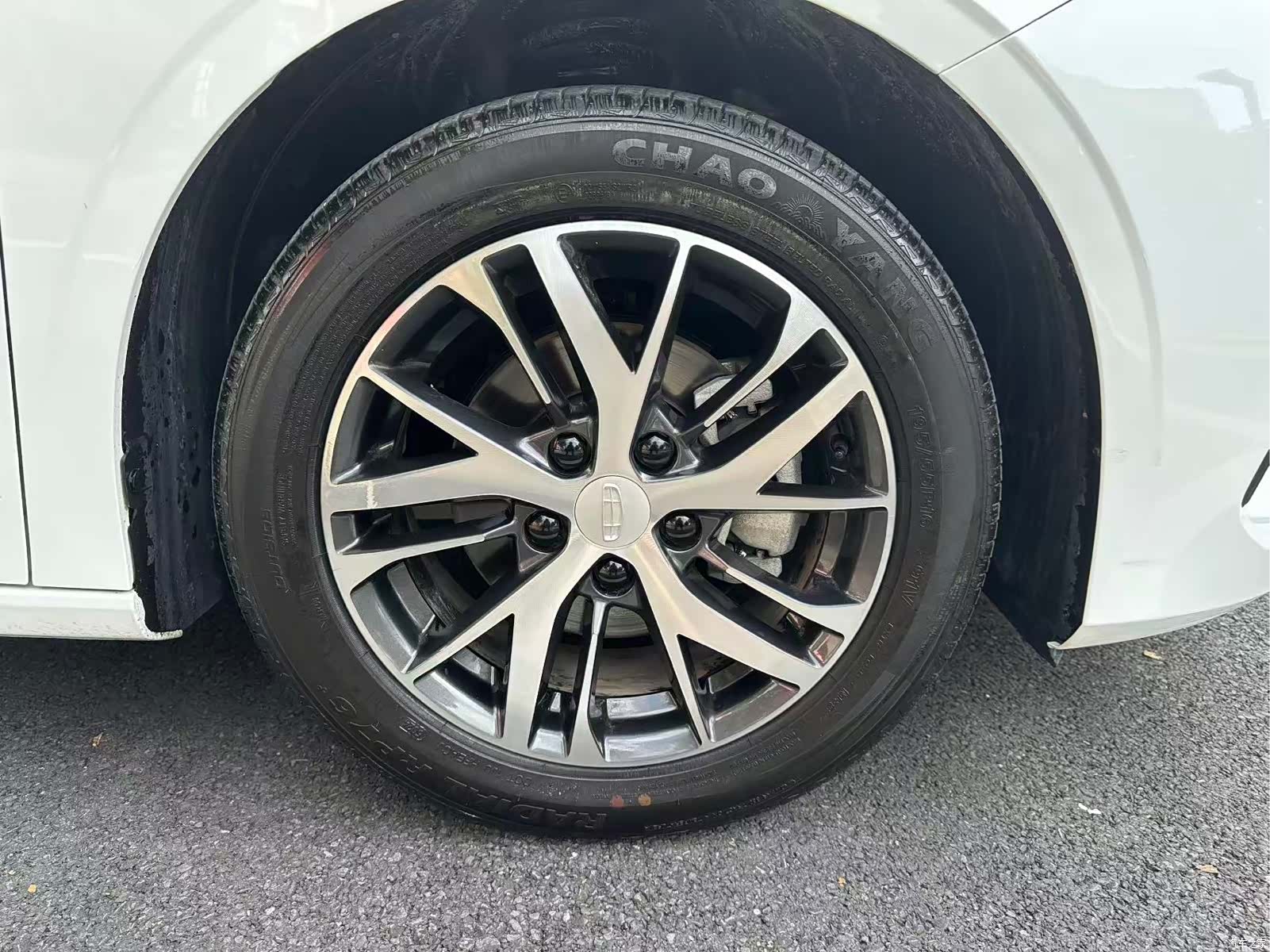 Geely Emgrand, 2026 17
