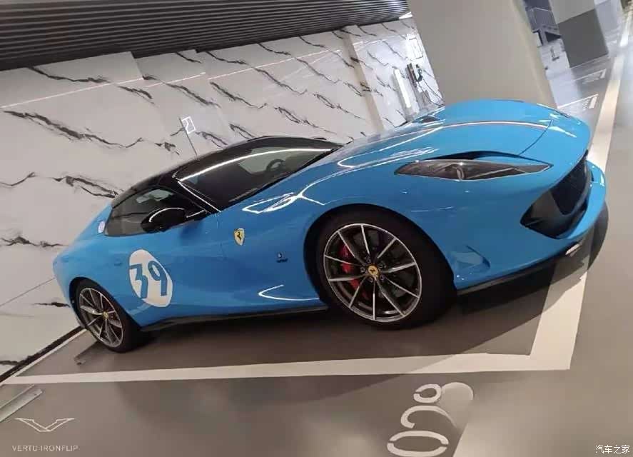 Ferrari 812
