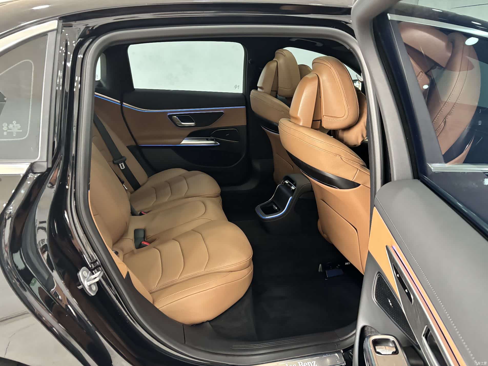 Mercedes-Benz E-Class, 2025 24
