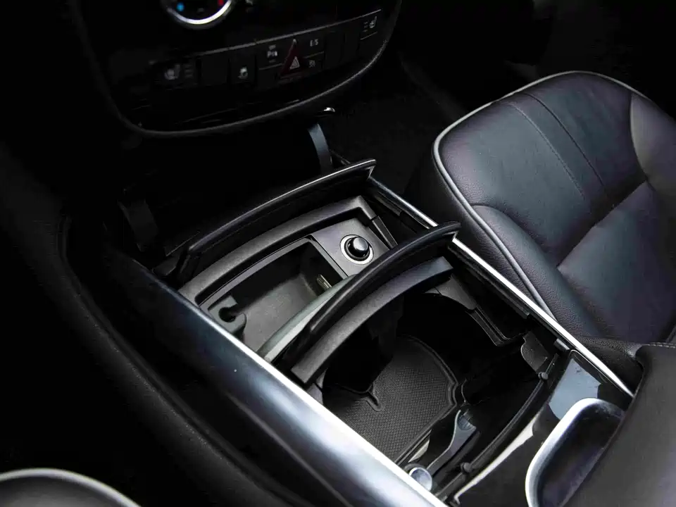 Mercedes-Benz R-class