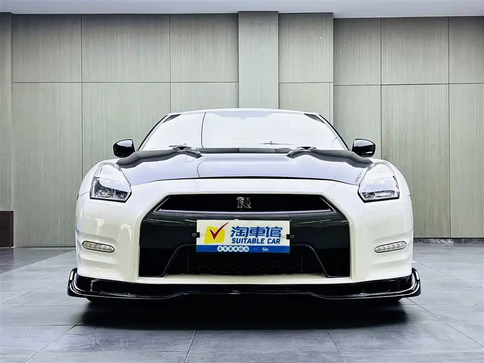 Nissan GT-R