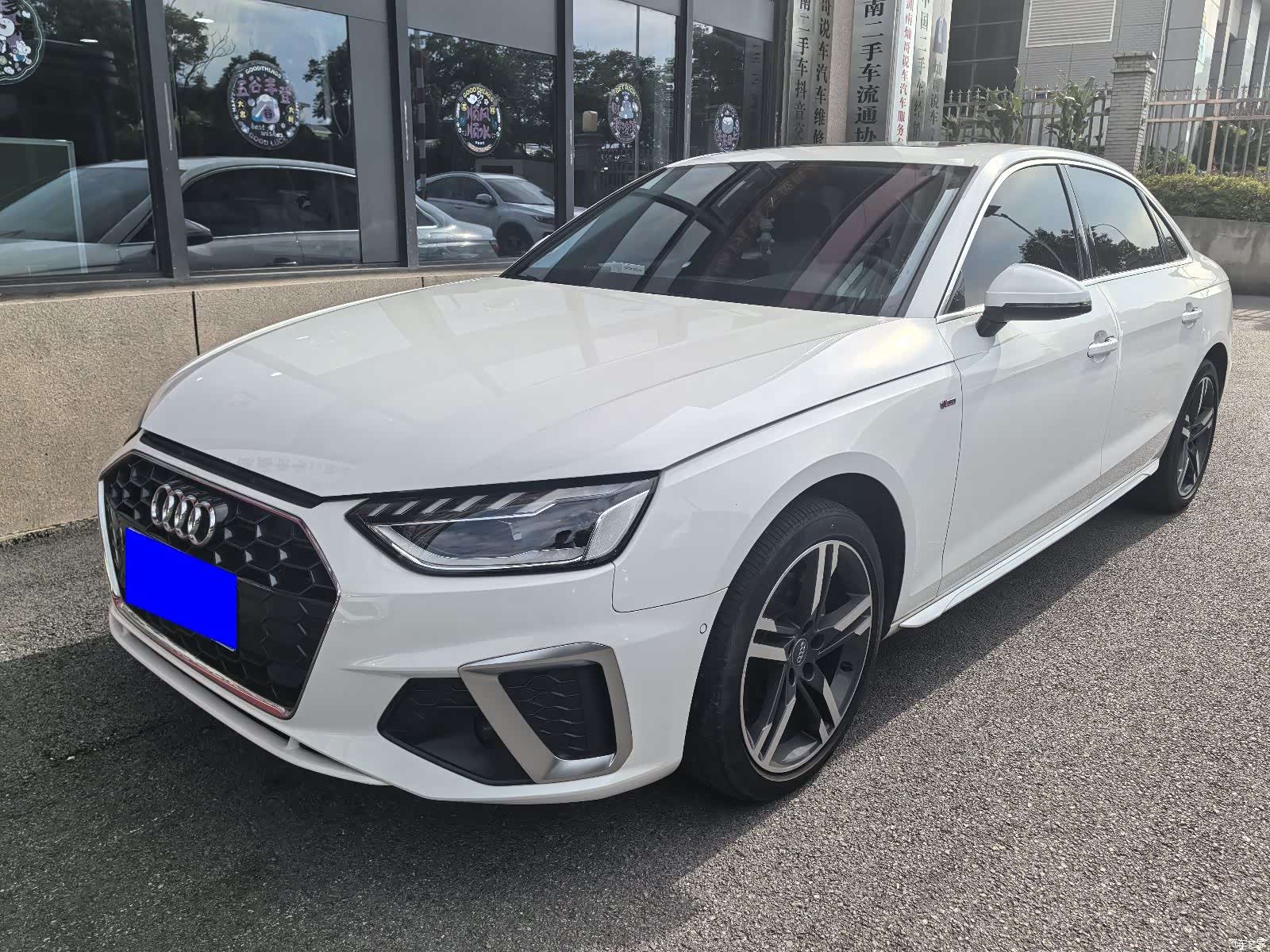Audi A4L, 2021 1
