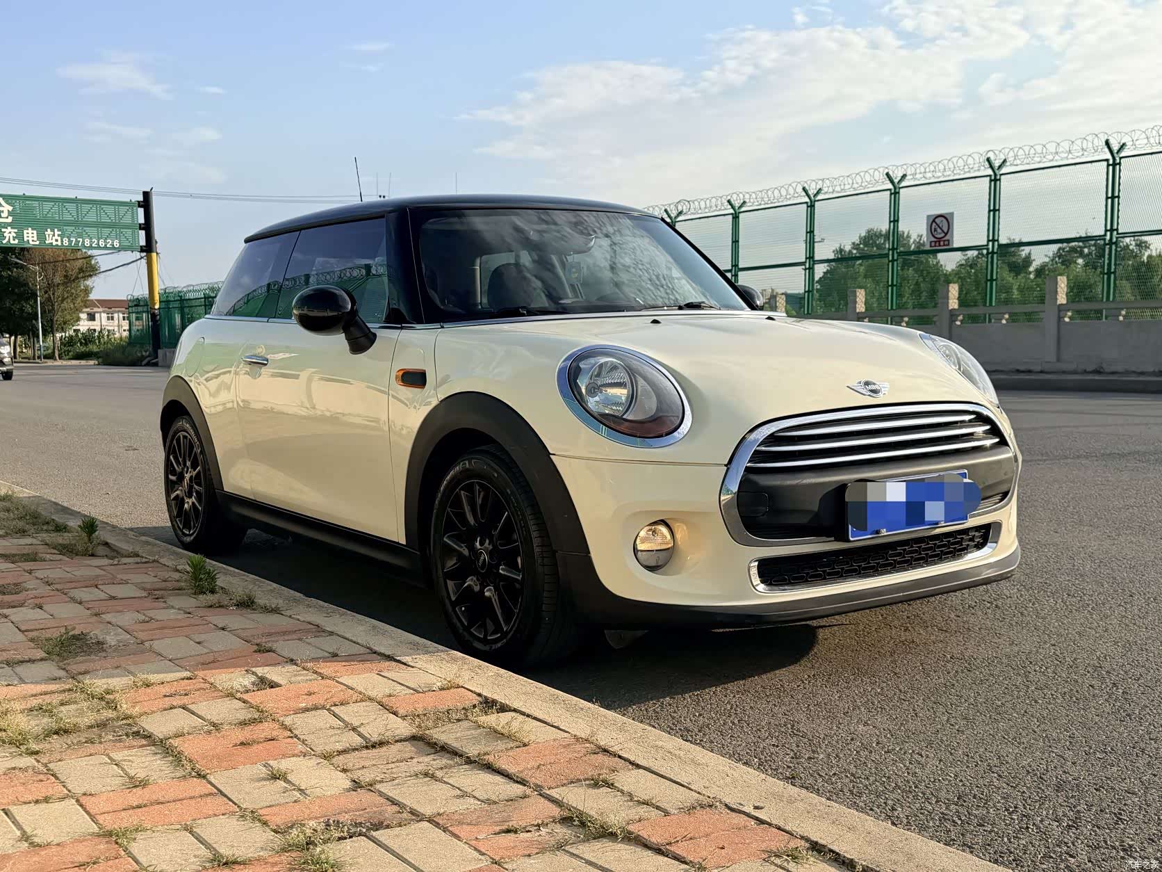 Mini ONE, 2017 3