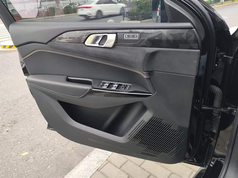 Lynk & Co 02 Hatchback