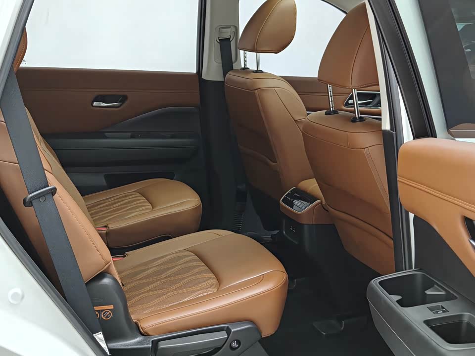 Nissan Exploring the land