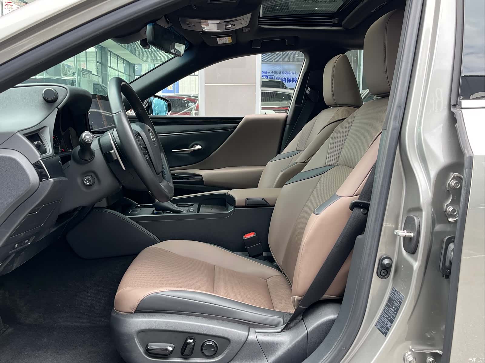 Lexus ES, 2024 все фото