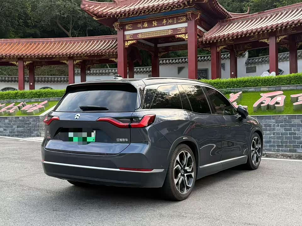 NIO ES8