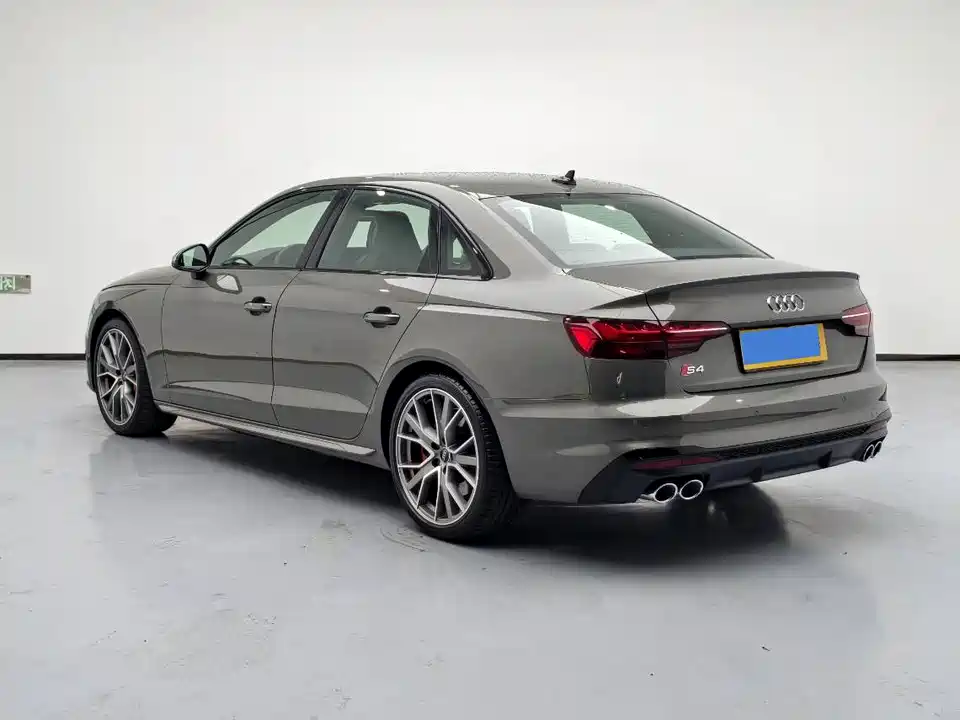 Audi S4