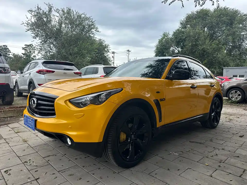 Infiniti QX70
