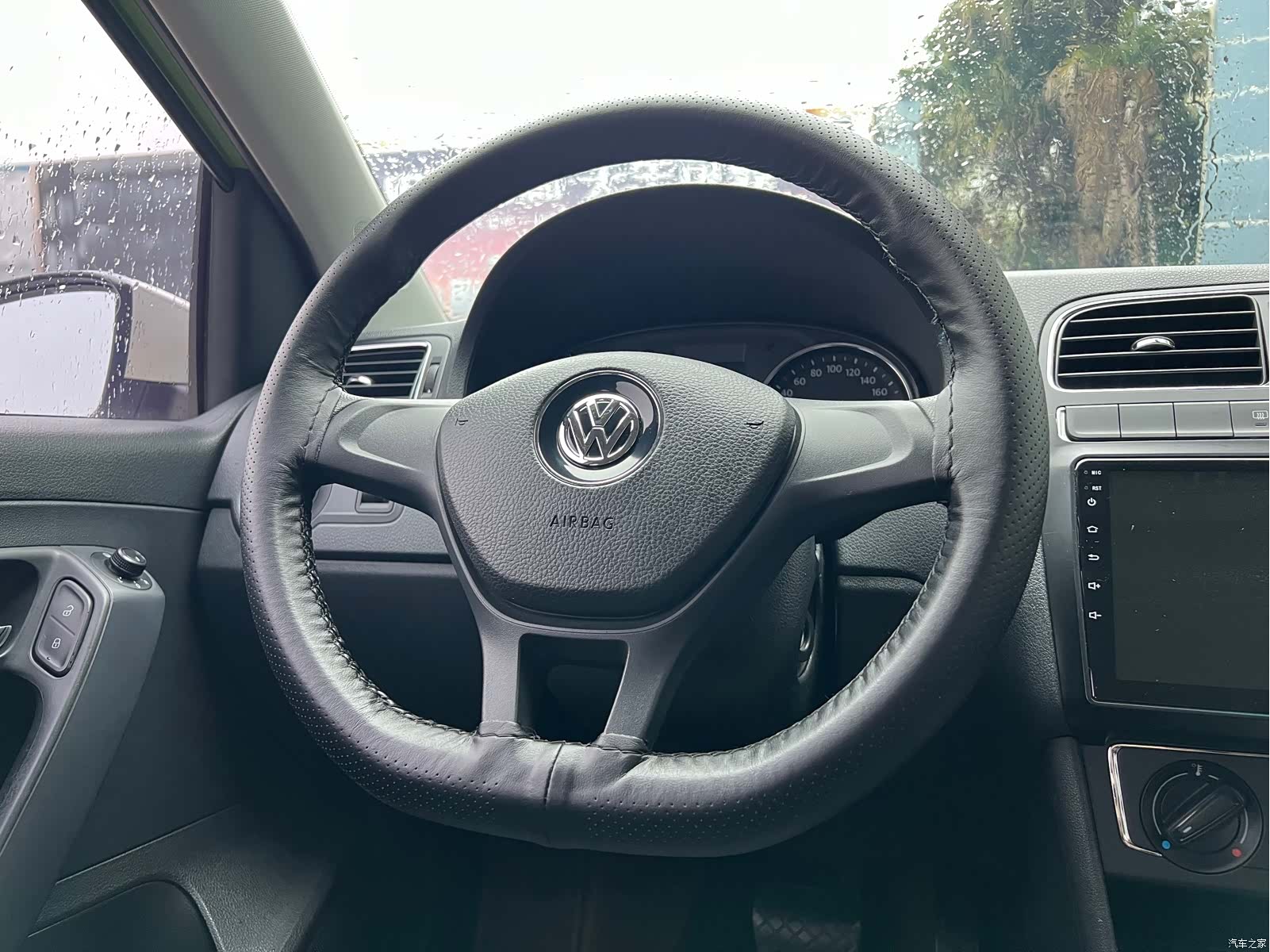 Volkswagen Polo, 2015 14