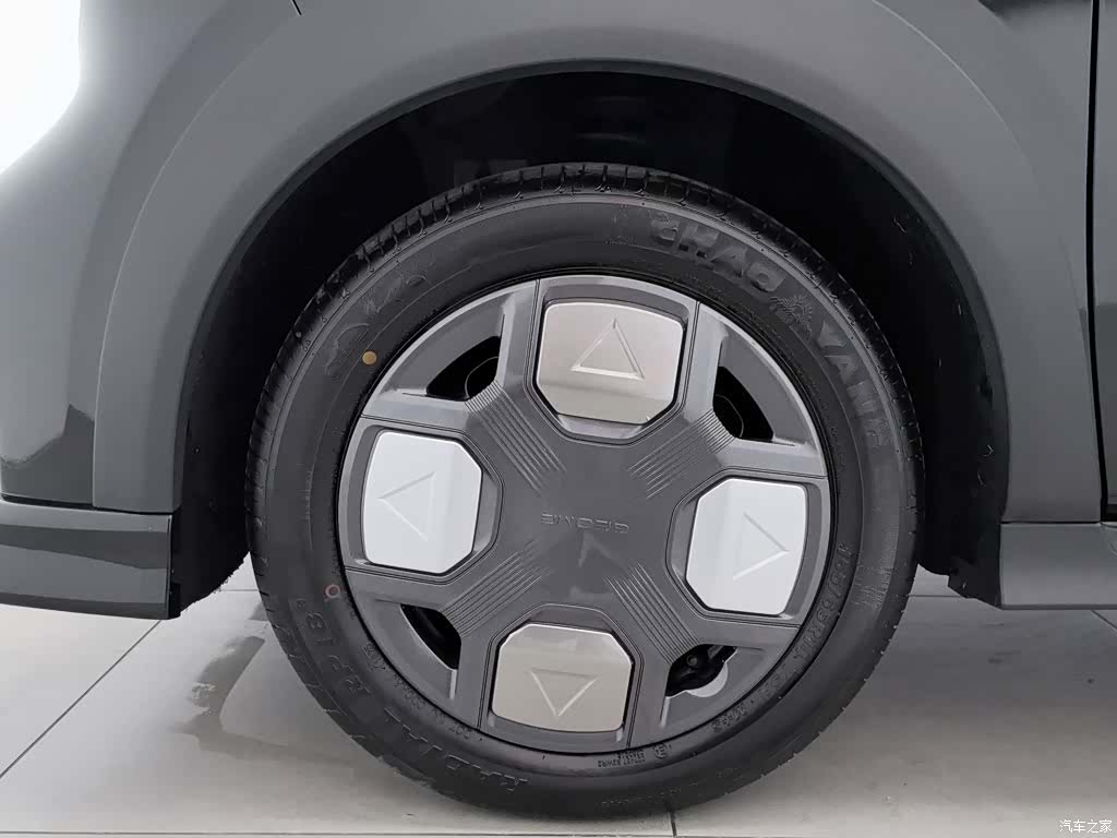 Geely Panda, 2025 17