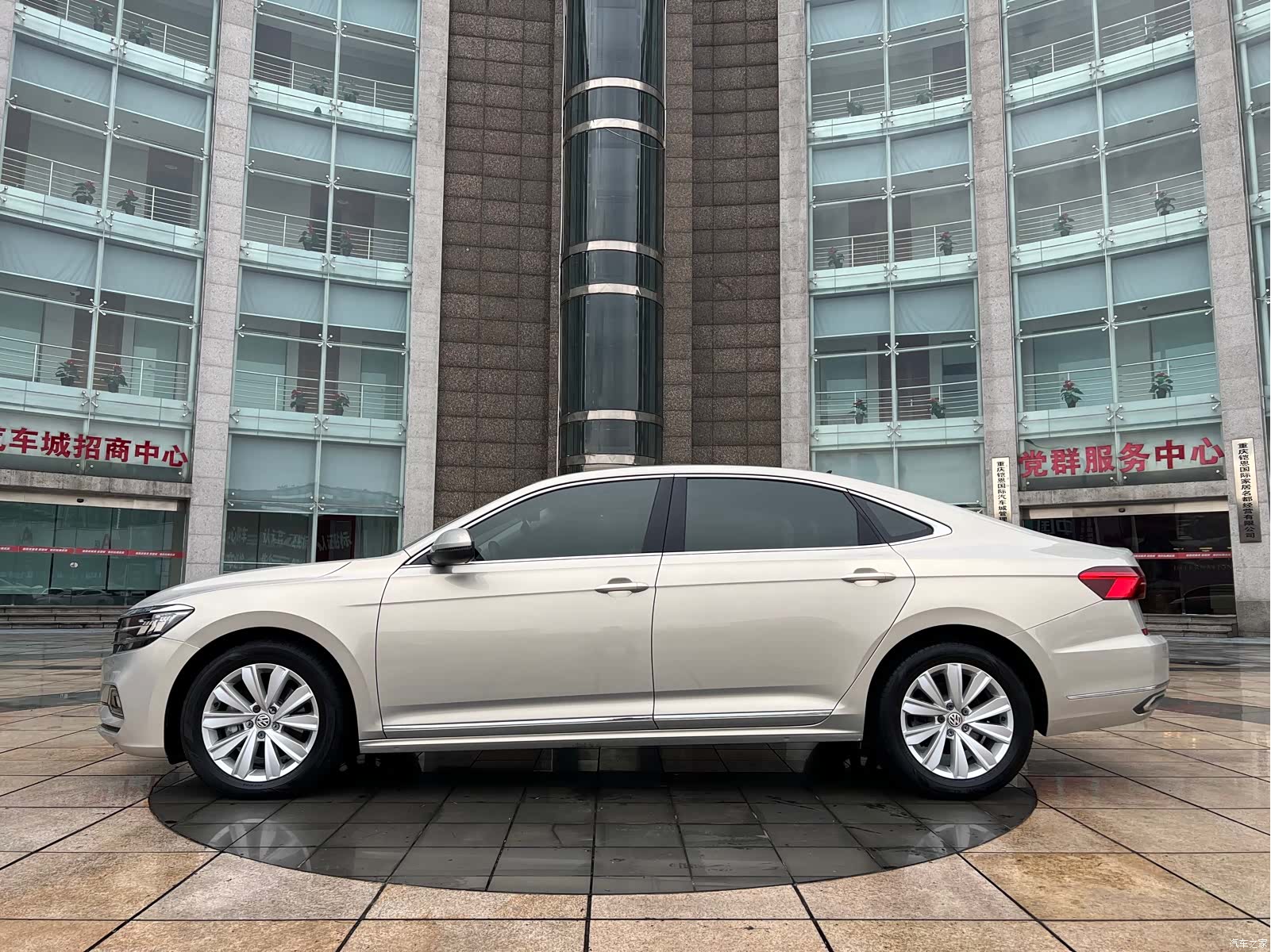 Volkswagen Passat, 2020 3