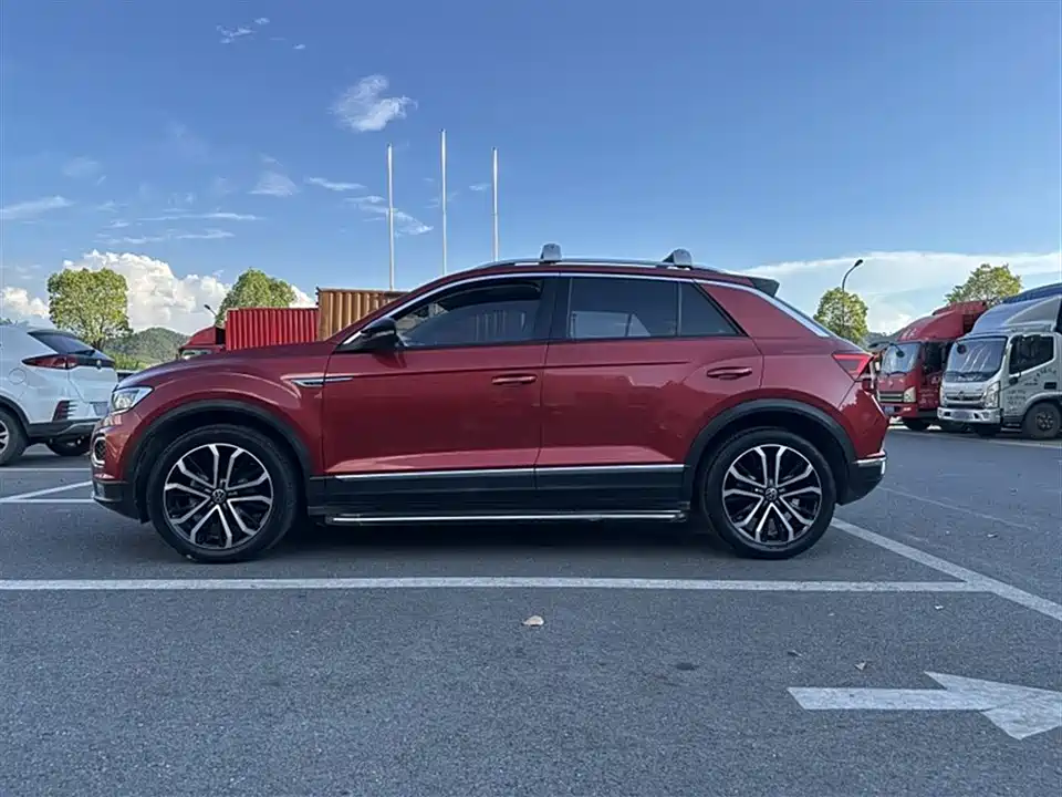 Volkswagen T-ROC exploring Songs