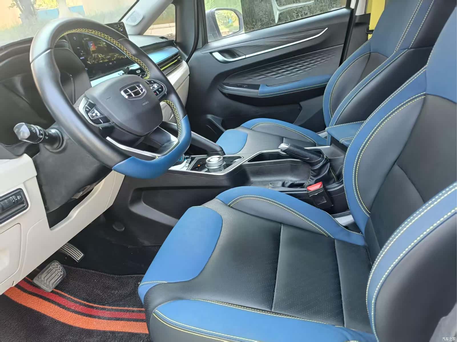 Geely EX3, 2022 все фото