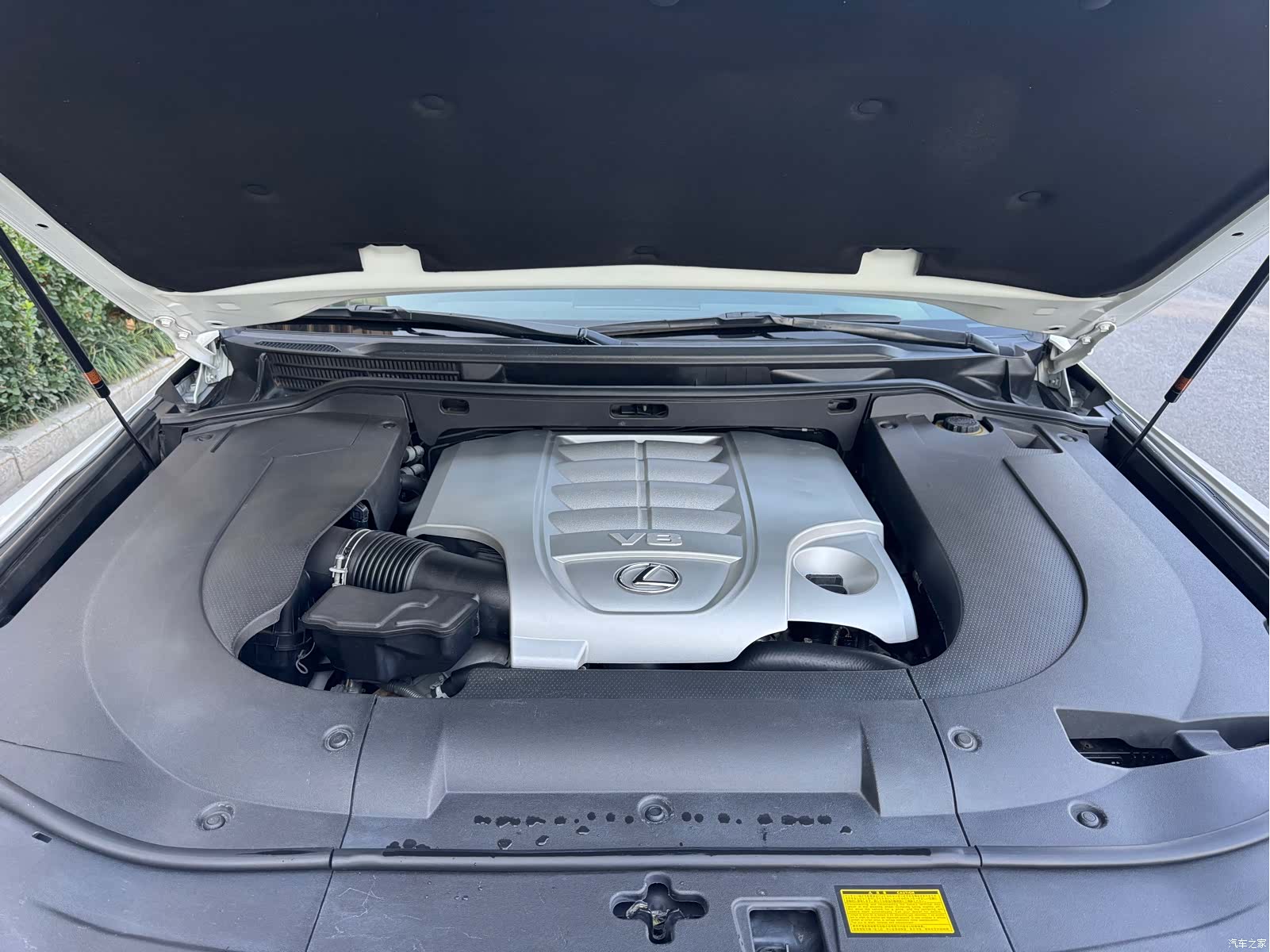 Lexus LX, 2012 7