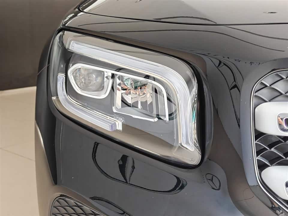 Mercedes-Benz GLB Mercedes-Benz GLB