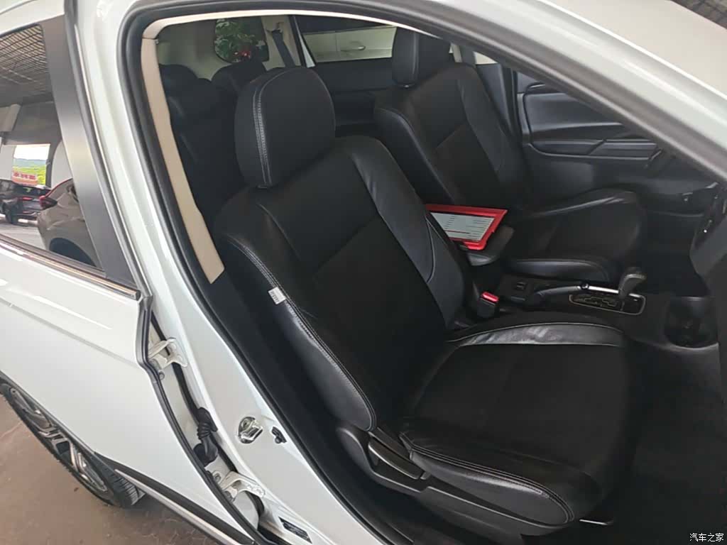 Mitsubishi Outlander, 2017 19