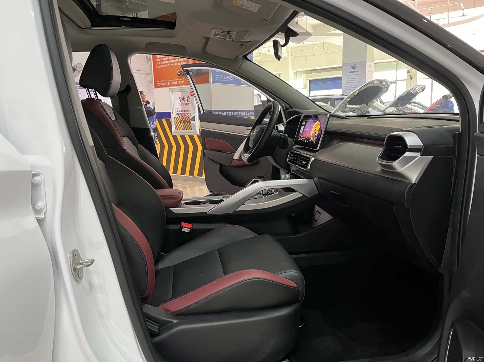 Geely Coolray, 2022 10