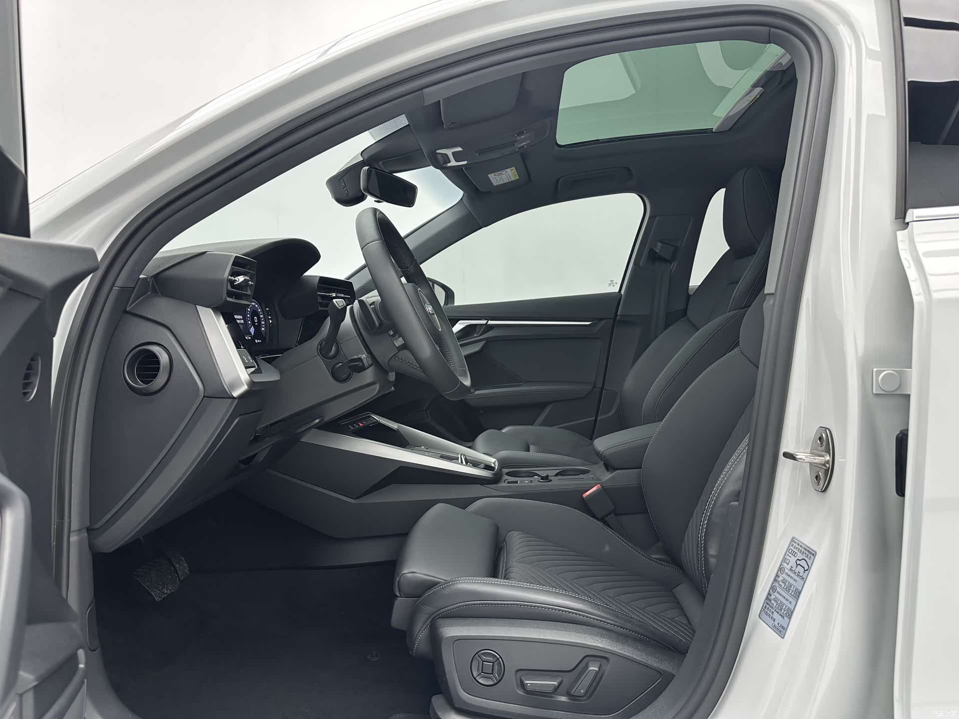 Audi A3, 2022 все фото