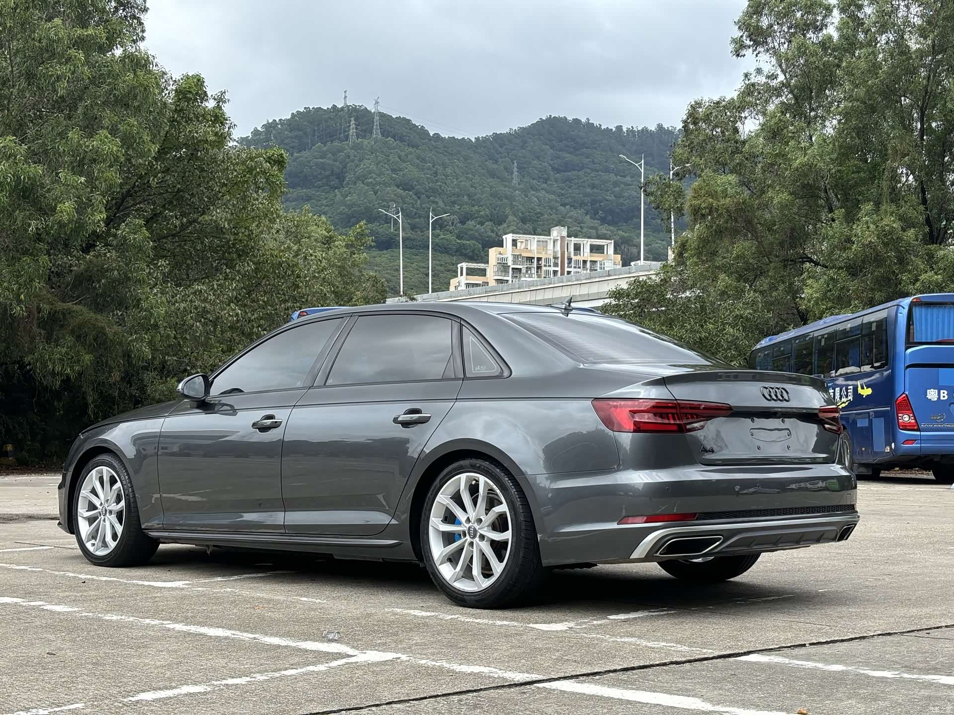 Audi A4L, 2019 13