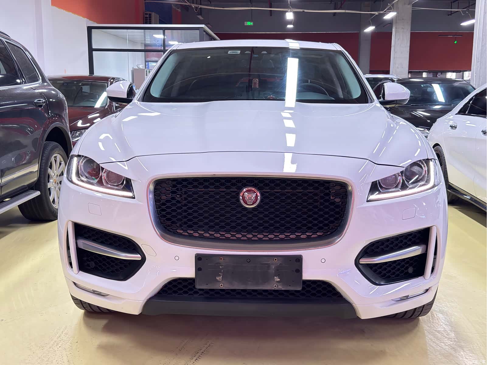 Jaguar F-PACE, 2017 40