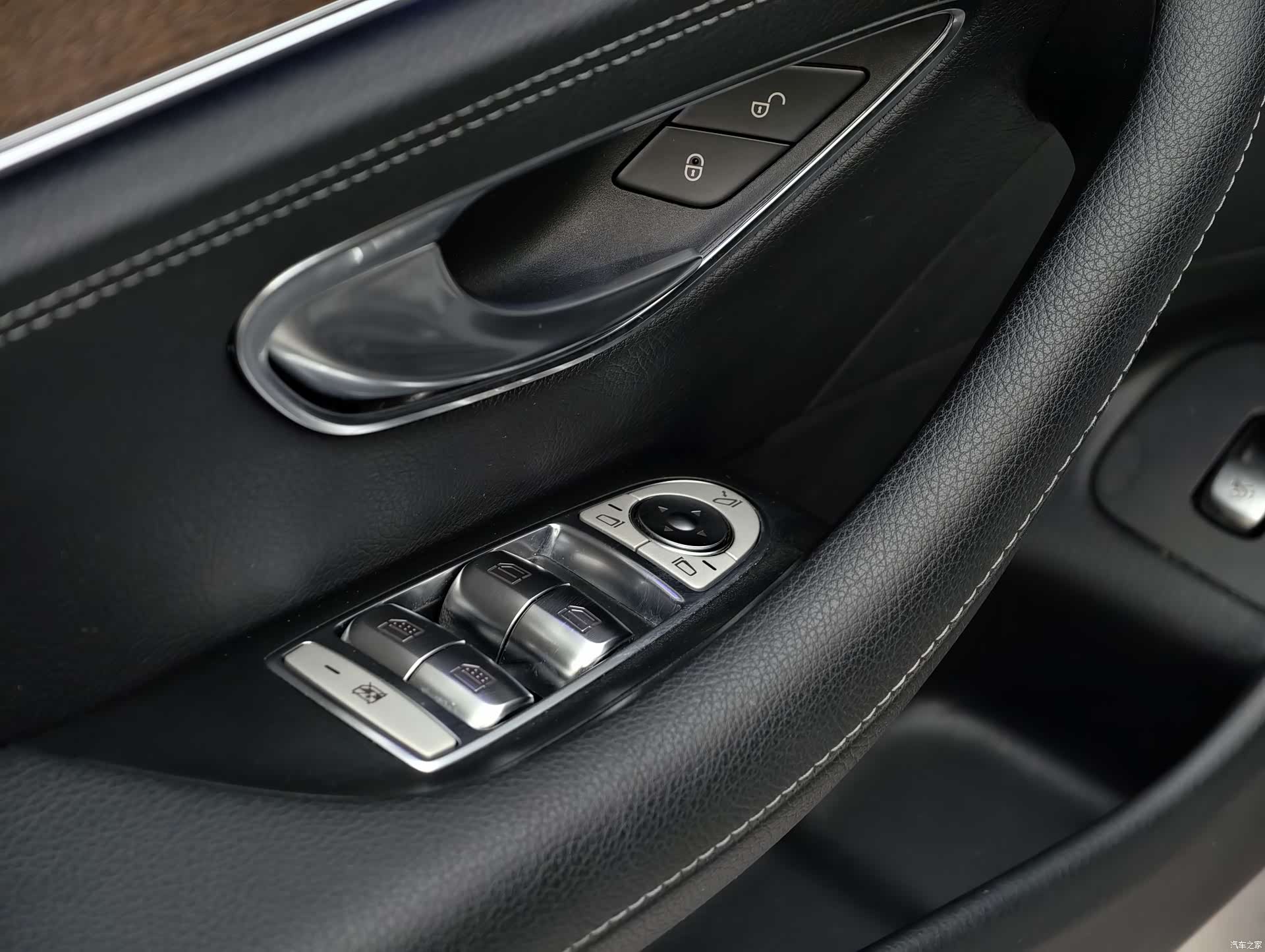 Mercedes-Benz E-Class, 2019 13