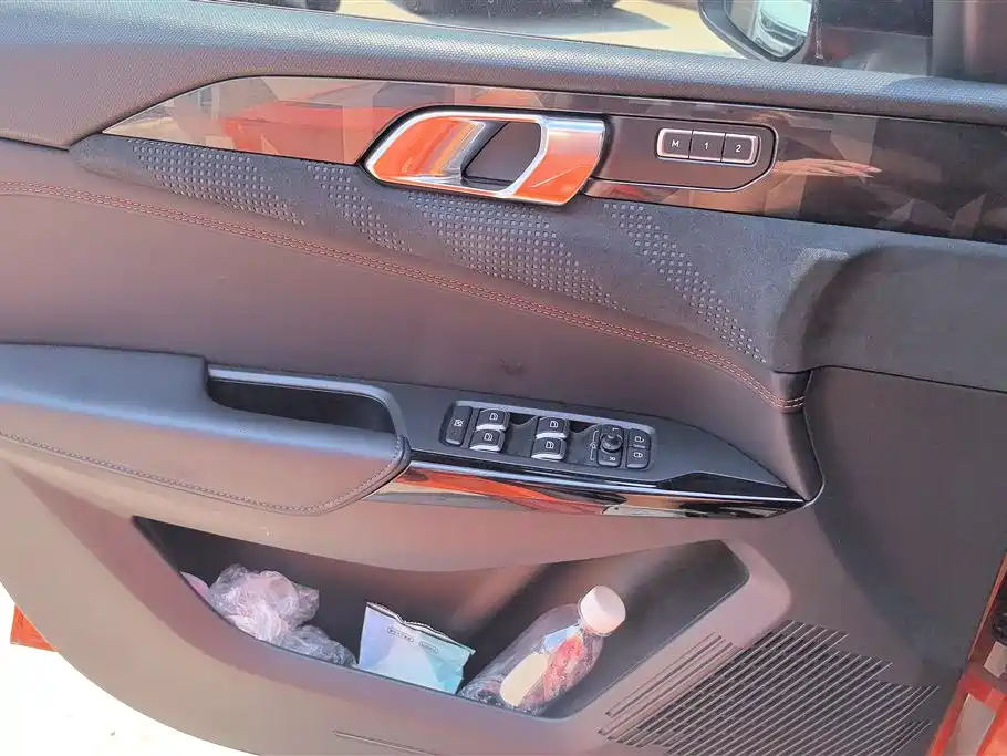 Lynk & Co 02 Hatchback