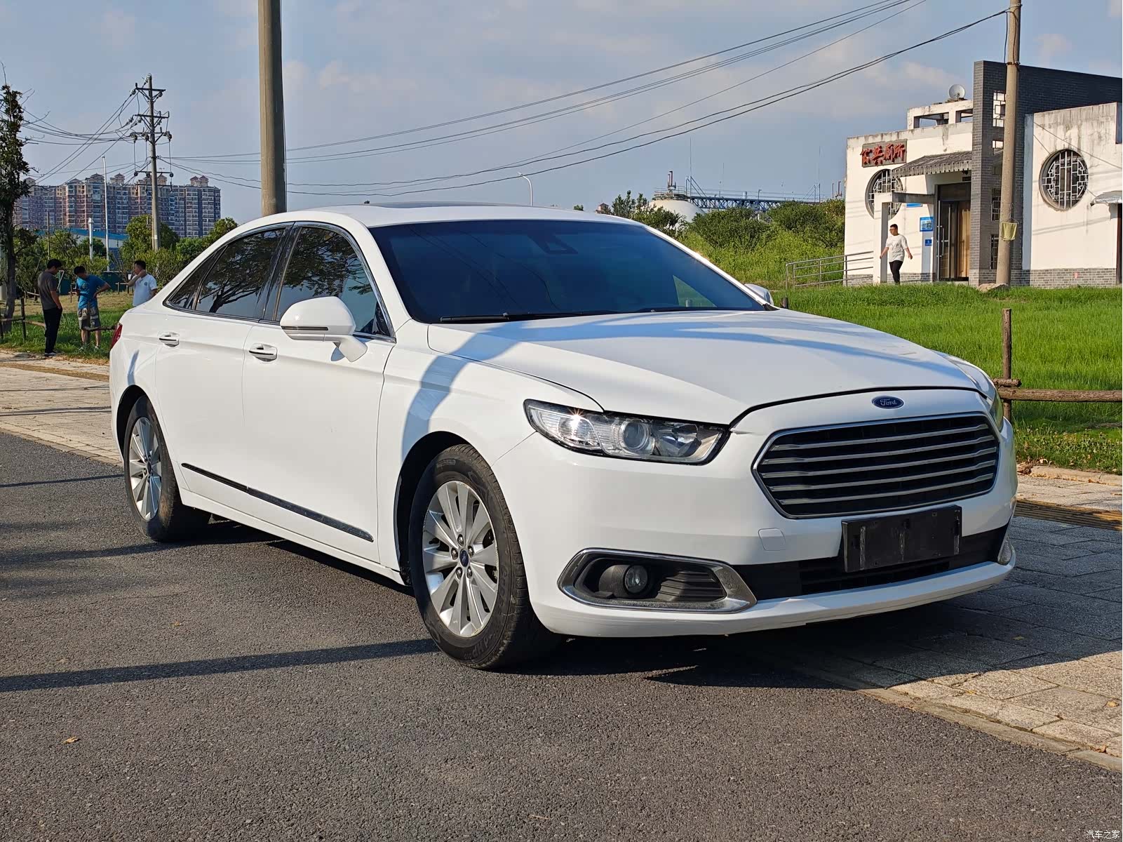 Ford Taurus, 2017 3